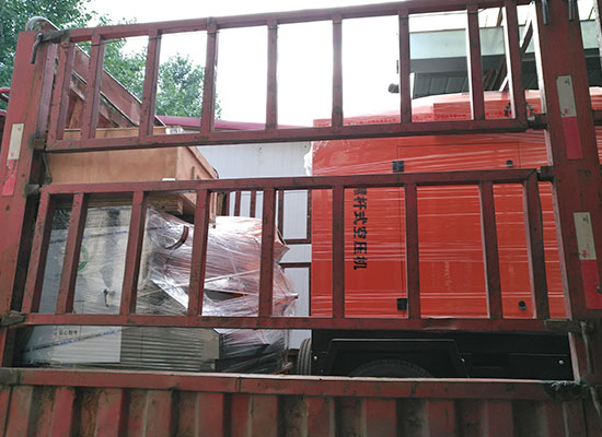 ZK700混凝土濕噴機、空壓機發(fā)貨現(xiàn)場